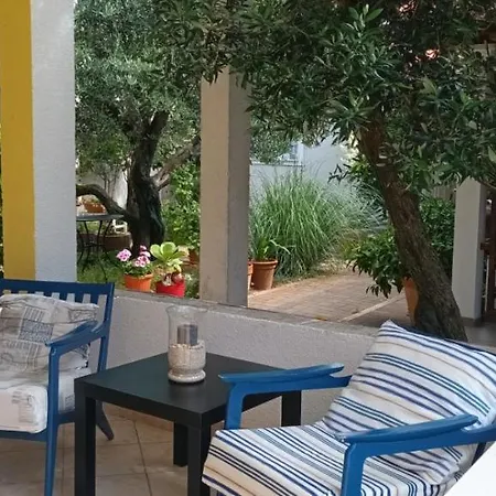 In With Terrace, Wifi, Washing Machine, Dishwasher Apartment *