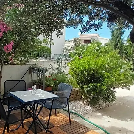 In With Terrace, Wifi, Washing Machine, Dishwasher Razanj