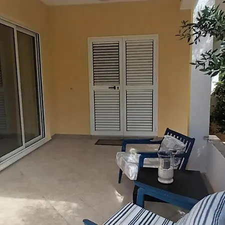 In With Terrace, Wifi, Washing Machine, Dishwasher Apartment Razanj