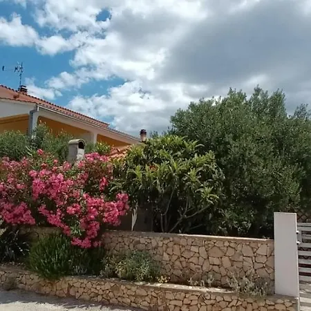 Apartment In With Terrace, Wifi, Washing Machine, Dishwasher